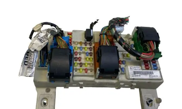 Ford Kuga I Fuse module 7M5T14A073JE