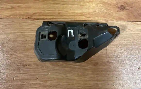 Volvo V50 Front bumper mounting bracket 31265397