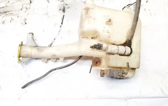 Windshield washer fluid reservoir/tank