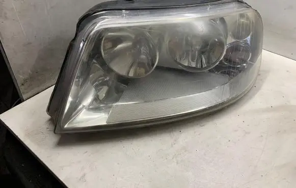 Volkswagen Sharan Headlight/headlamp 0301182201