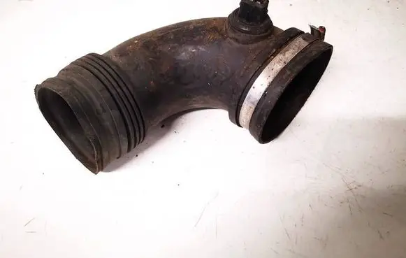 Opel Omega B1 Air intake hose/pipe 90448953