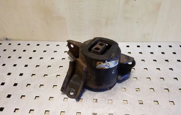 KIA Sportage Engine mount bracket