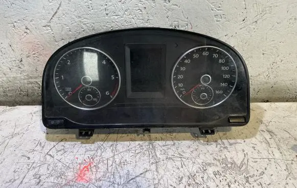 Volkswagen Touran II Speedometer (instrument cluster) 1T0920975E MDD0240703 108999F65VV