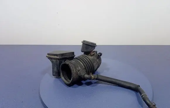 KIA Sorento Air intake hose/pipe 28130-2W100