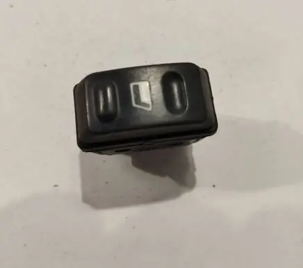 Citroen Xsara Picasso Electric window control switch 22681