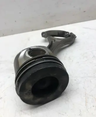 Audi A6 S6 C6 4F Piston with connecting rod