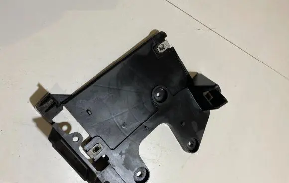 Ford Mustang VI Other engine bay part FR3A12A692BE F8466 F150Y