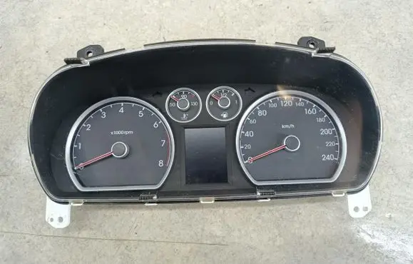 Hyundai i30 Speedometer (instrument cluster) 940032L425