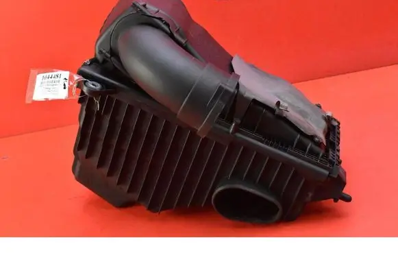 Volkswagen Touareg I Air filter box 7L0129607