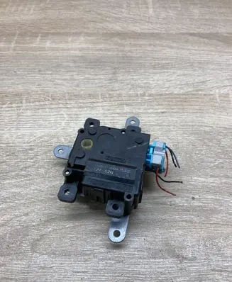 Toyota RAV 4 (XA30) Air flap motor/actuator 0638000920