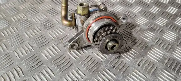 Nissan Primera Power steering pump 5M321N 4X041107