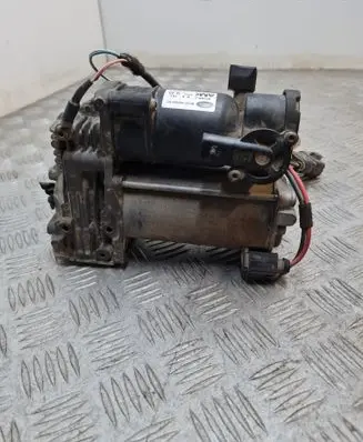 Land Rover Discovery 3 - LR3 Air suspension compressor/pump BH3219G525DC