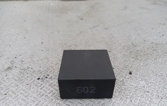 Audi A2 Window wiper relay 4B0955531D