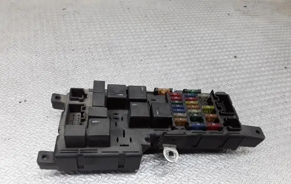 Volvo S60 Fuse module 8637841