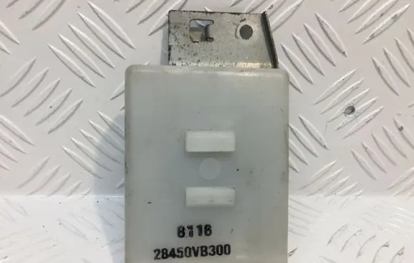 Nissan Patrol Y61 Other control units/modules 28450VB300
