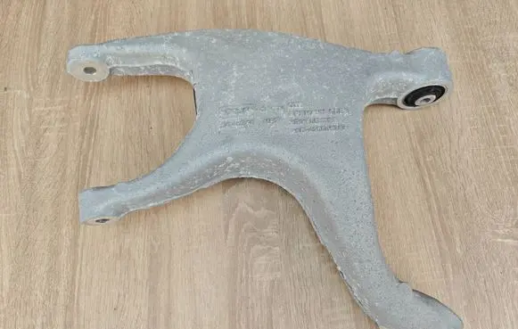 Rear upper control arm/wishbone