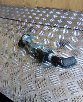 Mazda 3 I Ignition lock 3M513F880AB