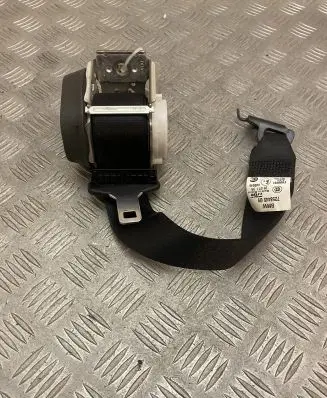 BMW X4 F26 Rear seatbelt 33028136