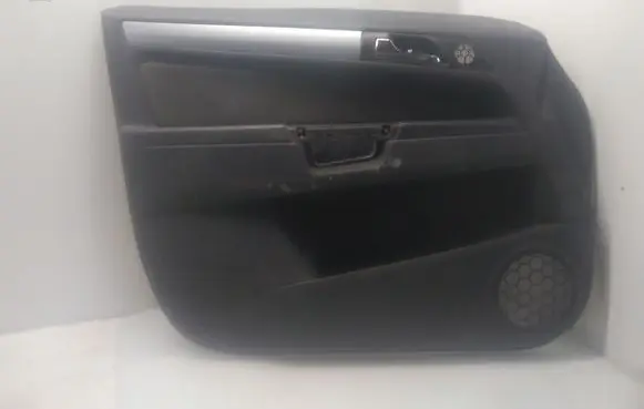 Opel Zafira B Front door card panel trim 13164484