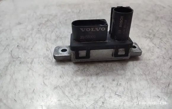 Glow plug pre-heat relay