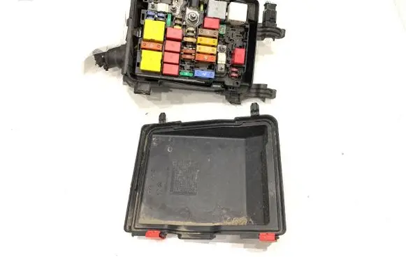 Peugeot 3008 II Fuse box set 453735202