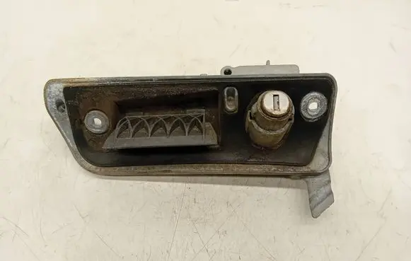 Volkswagen Caddy Tailgate/trunk/boot lock/catch/latch 2K0827565H 2K0827565J