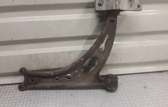 Volkswagen Touran I Front lower control arm/wishbone 