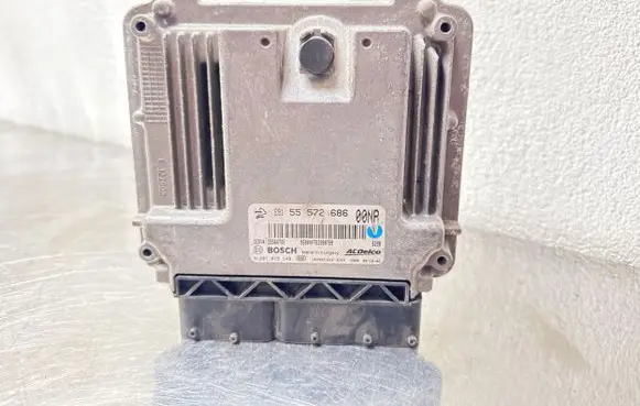 Opel Insignia A Engine control unit/module 55572686 55566722 0281015149