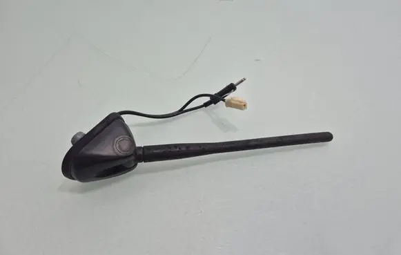 Citroen C-Crosser Radio antenna 