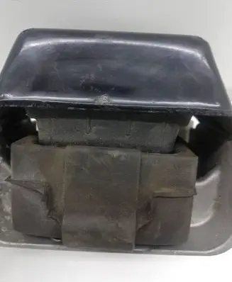 Audi A4 S4 B7 8E 8H Engine mount bracket 3C0199555