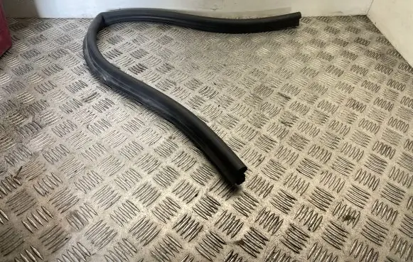 Audi A6 S6 C7 4G Engine compartment rubber 4G0823723