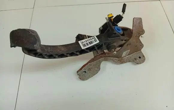 Renault Scenic III - Grand scenic III Clutch pedal 465030038R