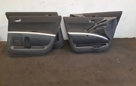 Toyota Corolla Verso E121 Front door card panel trim 