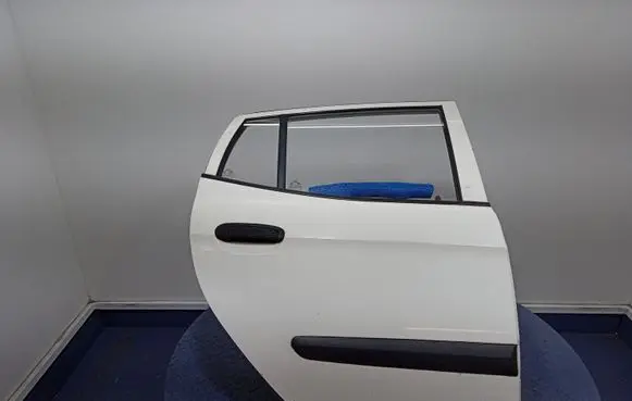 KIA Picanto Rear door