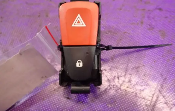 Renault Scenic III - Grand scenic III Hazard light switch 8200214896A