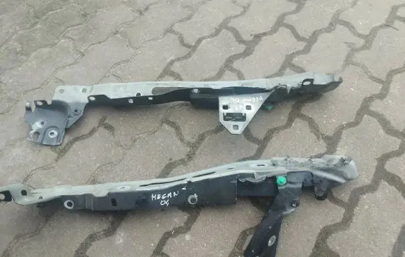 Renault Megane II Fender mounting bracket 8200268139