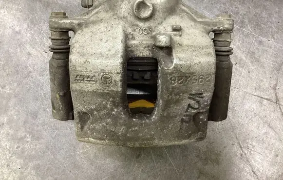 Mercedes-Benz E W212 Front brake caliper