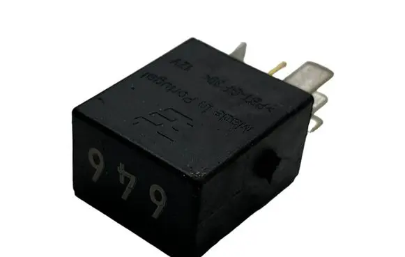 Volkswagen Touareg II Other relay 4H0951253C
