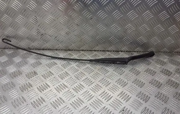 Opel Omega B2 Front wiper blade arm