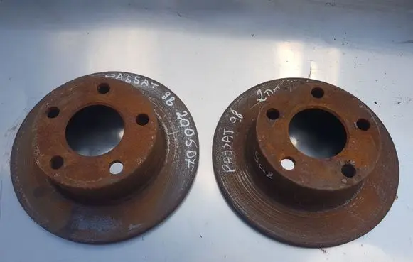 Volkswagen PASSAT B5 Drum brake (rear) 