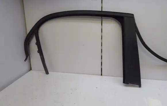Alfa Romeo 159 Front door window/glass frame 