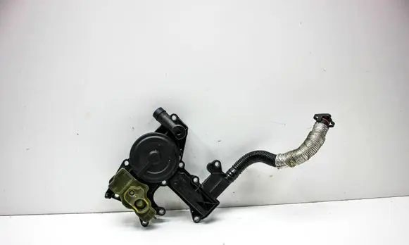 Audi Q3 8U Oil breather separator 06H103495AE 06H103226A