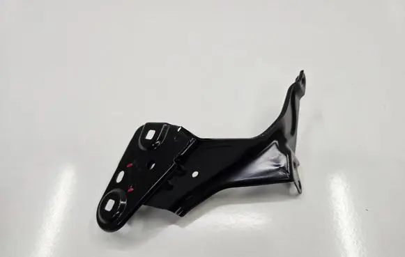 Skoda Octavia Mk4 Fender mounting bracket 5E3821227