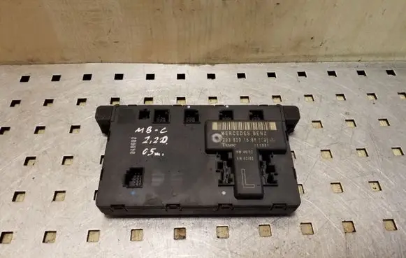 Mercedes-Benz C W203 Door control unit/module 2038201585