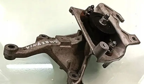Renault Clio IV Gearbox mount 112533062R
