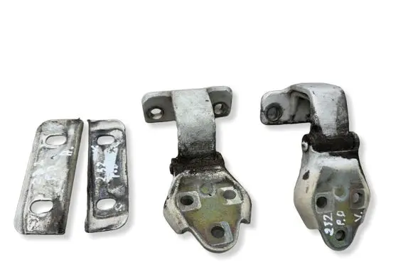 Iveco Daily 35 - 40.10 Front door hinge set 56087