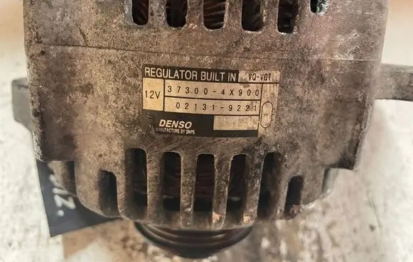 KIA Carnival Generator/alternator 373004X900 021319221