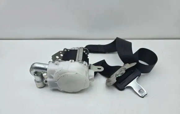 Toyota Prius (XW30) Front seatbelt 7S8560P 0438156 0538156