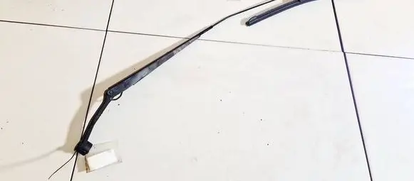 Mazda 2 Front wiper blade arm