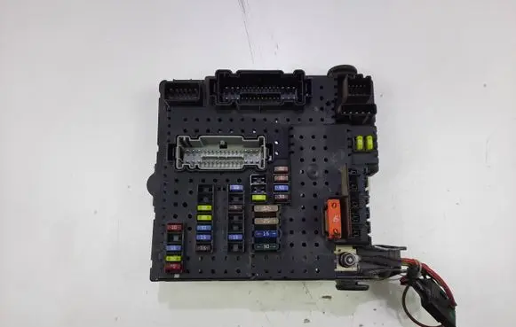 Volvo XC70 Fuse module 8688264